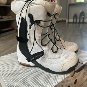 Burton Ion Snowboard Boots Men's Size US 12 White/Black Speed Zone Lacing